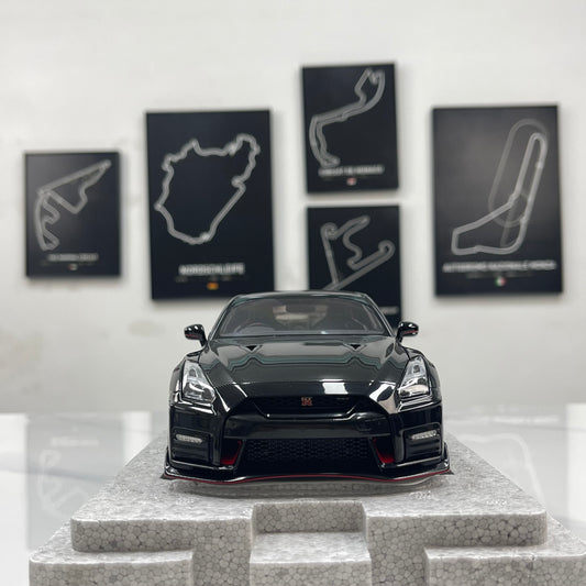 MOTORHELIX 1/18 Nissan GT-R NISMO (R35) Special Edition 2022 – Meteor Flake Black (MH379)