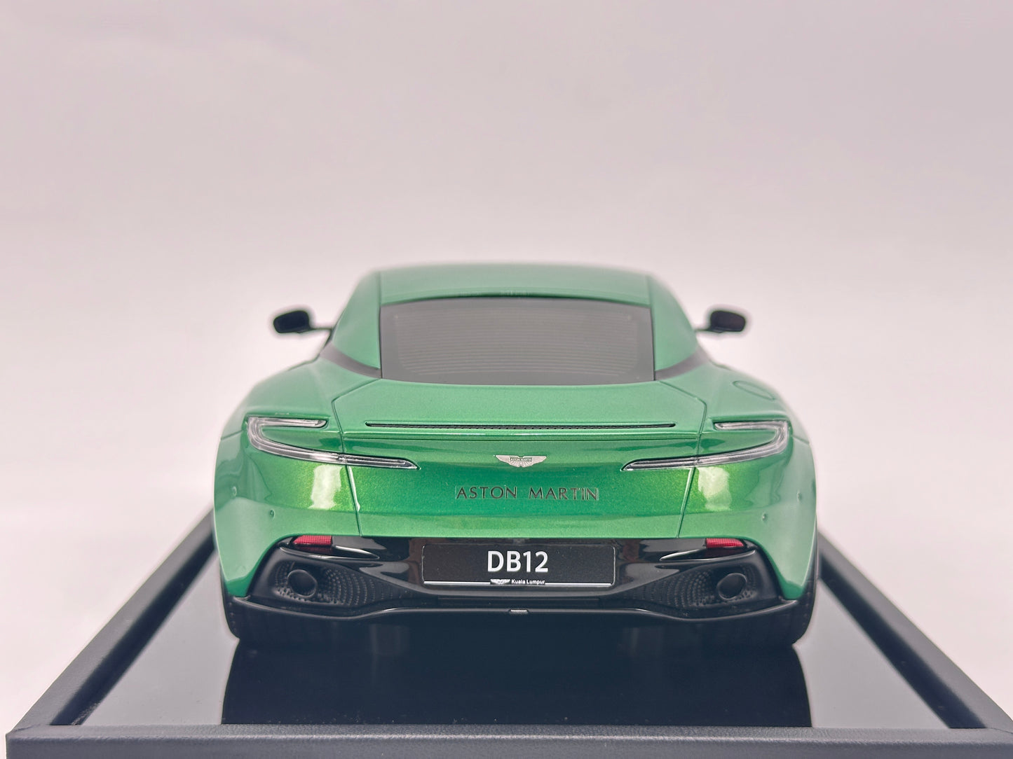 MOTORHELIX 1/18 Aston Martin DB12 COUPE Emerald Green Simulated Car Model