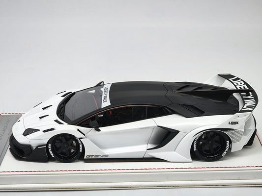 DG 1/18 Lamborghini 700GT EVO White Limited Edition Car Model Ornaments DG180223A