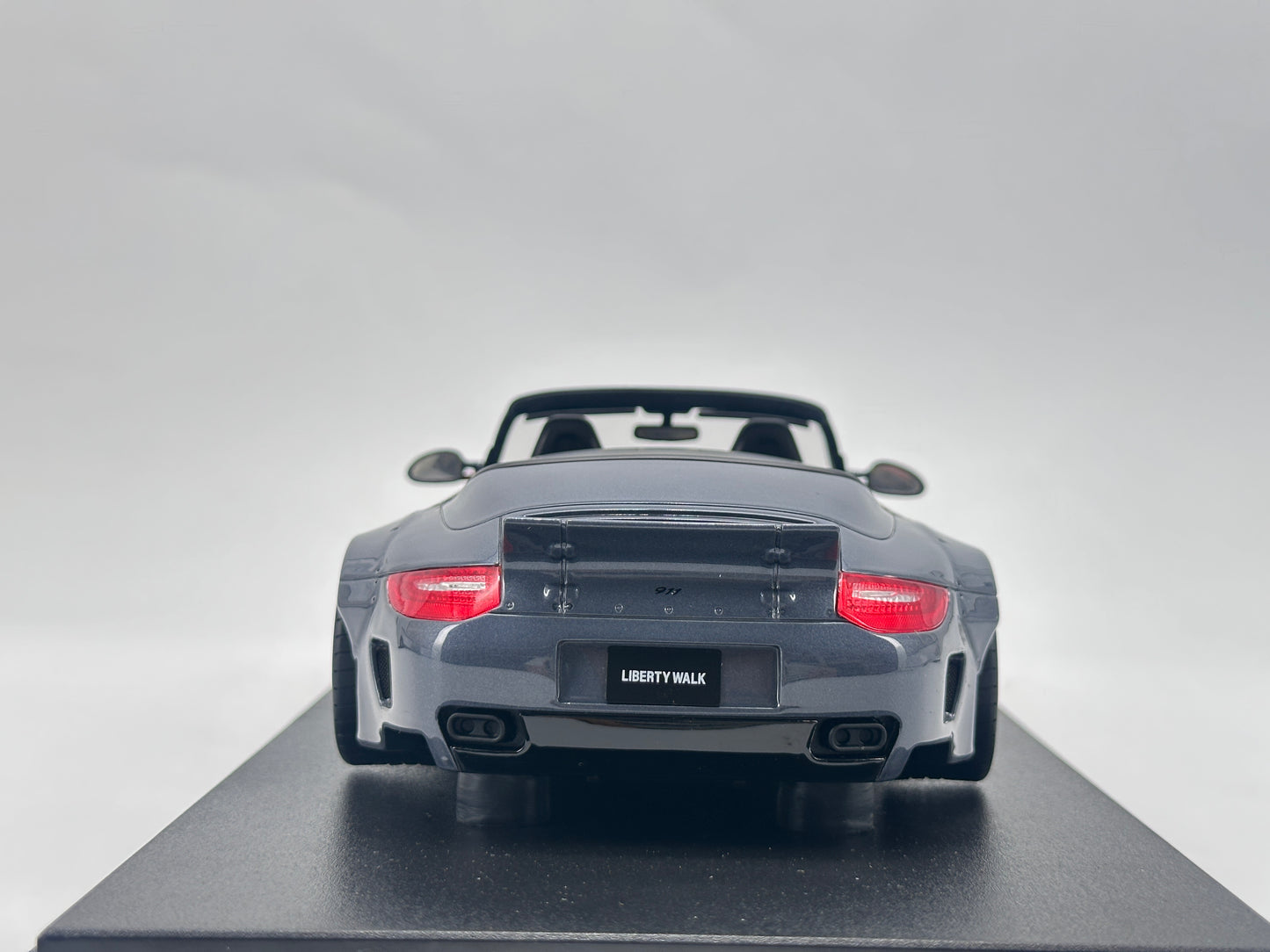 GT Spirit 1/18 Porsche 997 Gray Resin Car Model