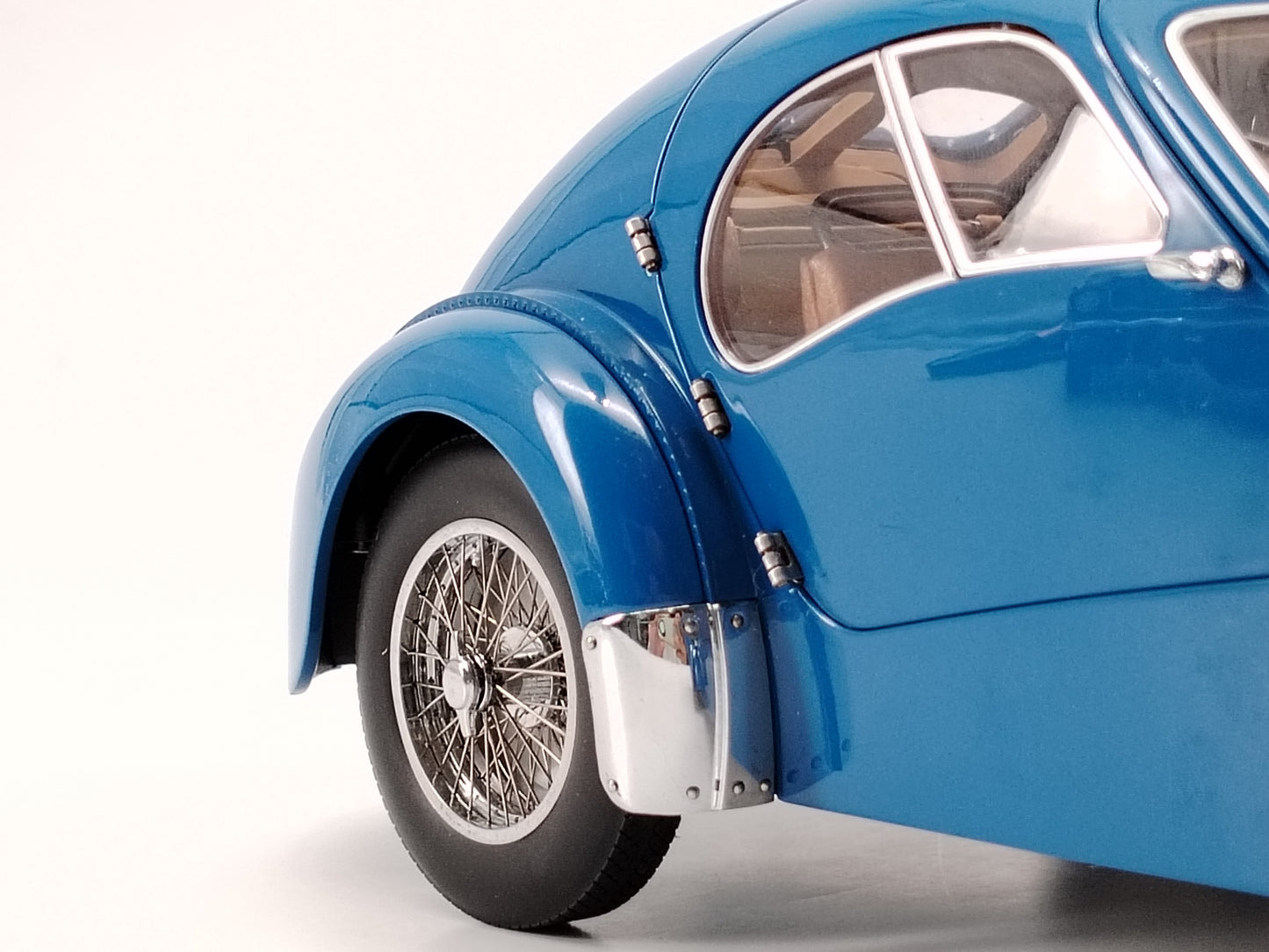 AUTO Art 1/18 Bugatti 57S ATLANTIC 1938 Atlantic Blue Simulation Model Car