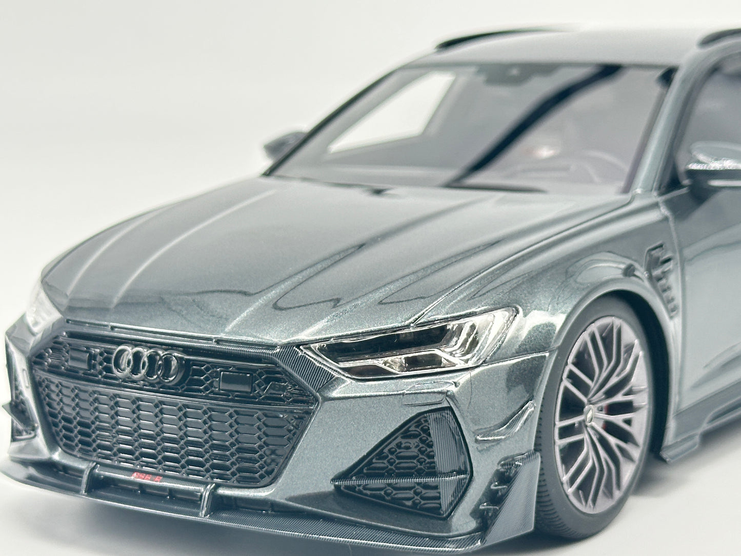 TOPSPEED 1/18 Audi ABT RS6-R Daytona Grey Simulation Car Model Ornaments