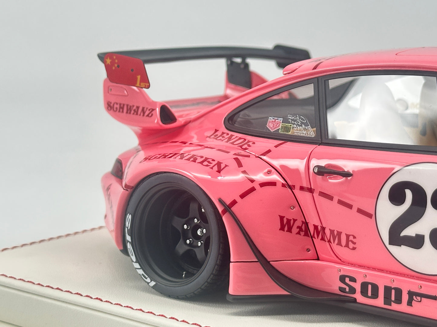 DG 1/18 Porsche RWB Pink Pig Limited Edition Simulation Model Car