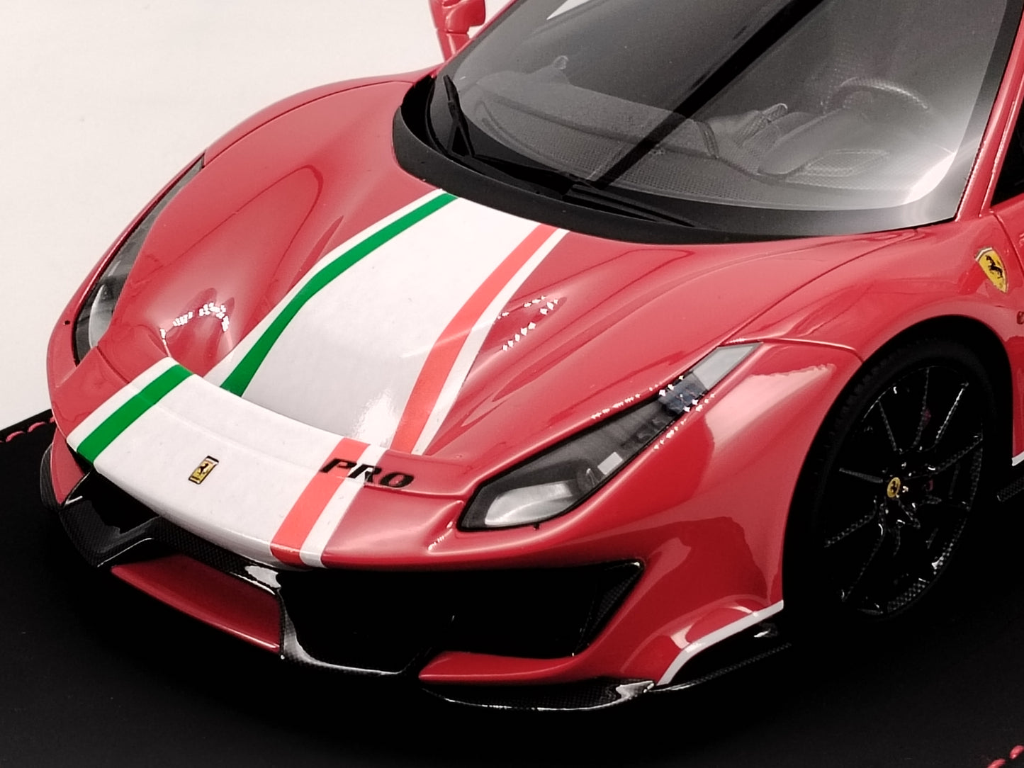BBR 1/18 Ferrari 488 Pista Piloti 51# Standard Red Simulation Car Model