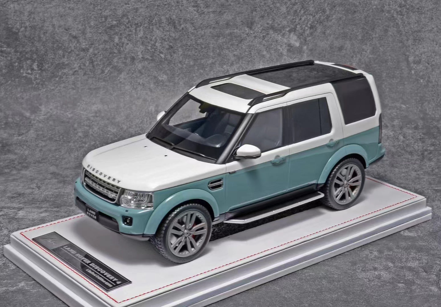 IVY 1/18 Land Rover Discovery 4 Off-road Vehicle Land Rover Discovery 4 Model