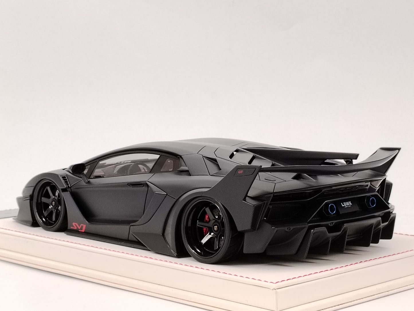 DG 1/18 Lamborghini Aventador GT EVO Black Carbon Limited Edition Die-cast Model Car