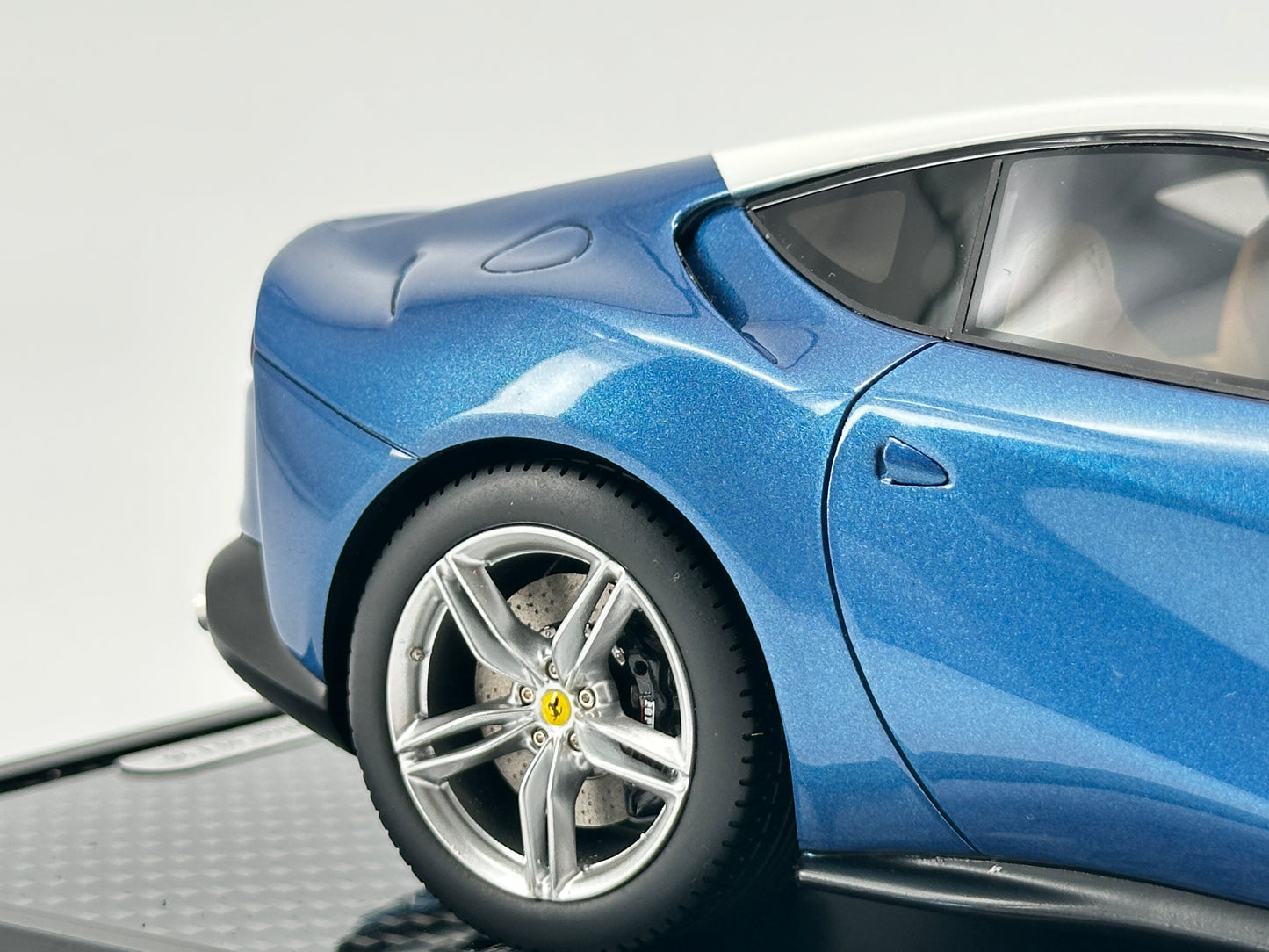 BBR 1/18 Ferrari 812 Superfast Light Metallic Blue Limited Edition Car Model Birthday Gift Ornaments
