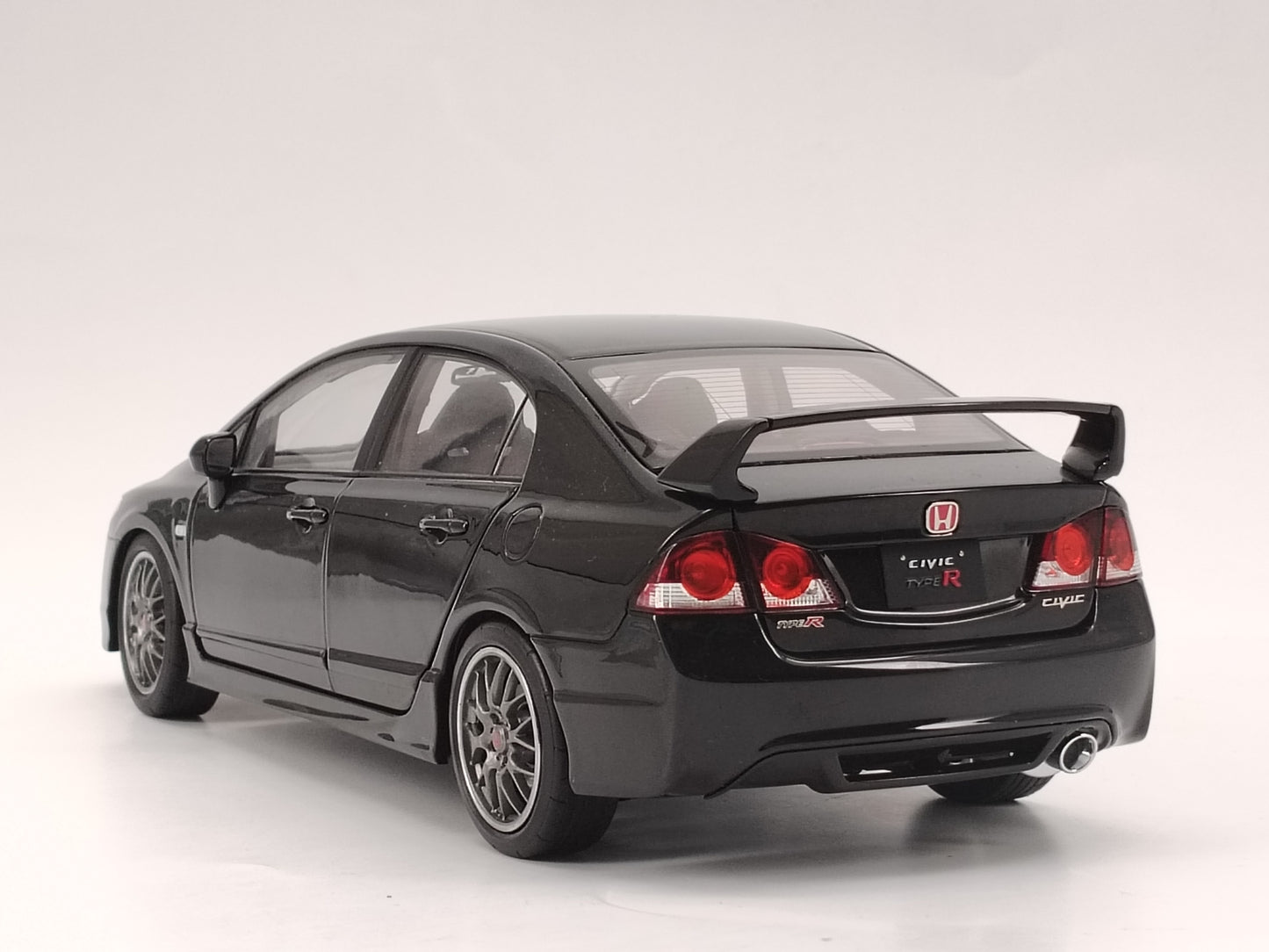 WELL 1/18 Honda Civic Type R (FD2) Black Simulation Model Car Ornaments