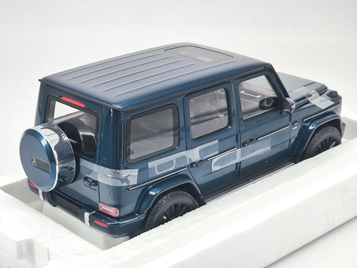 MINICHAMPS 1/18 Mercedes Benz G500 Metallic Blue Alloy Full Open Simulation Car Model
