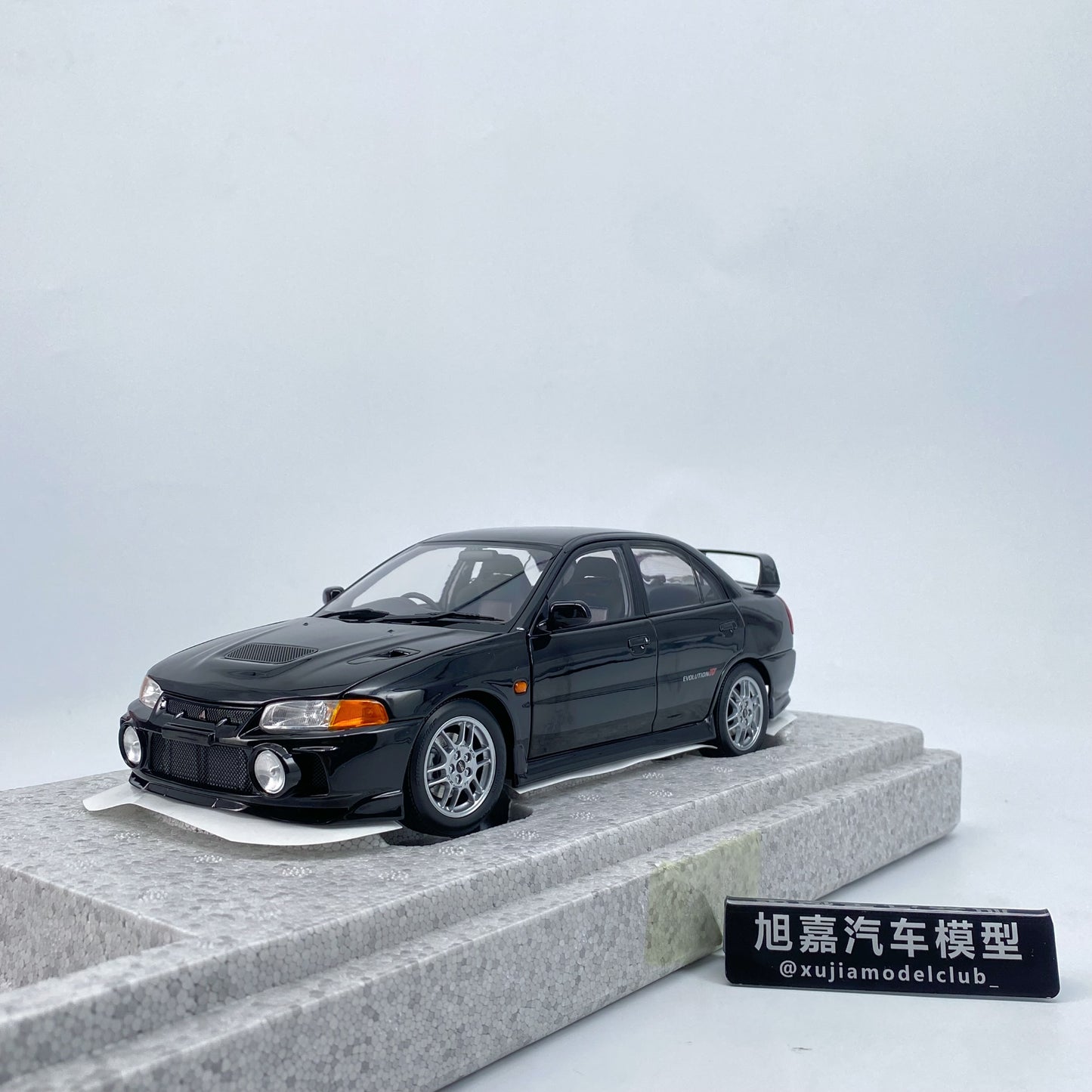 MOTORHELIX 1/18 Mitsubishi Lancer Evolution lV alloy model car model