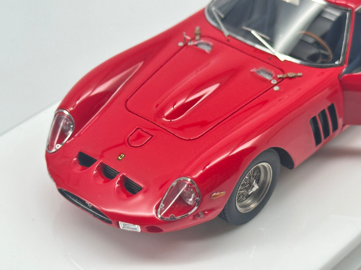 SCM 1/43 Ferrari 250GTO Open Door With Figure Red Simulation Car Model