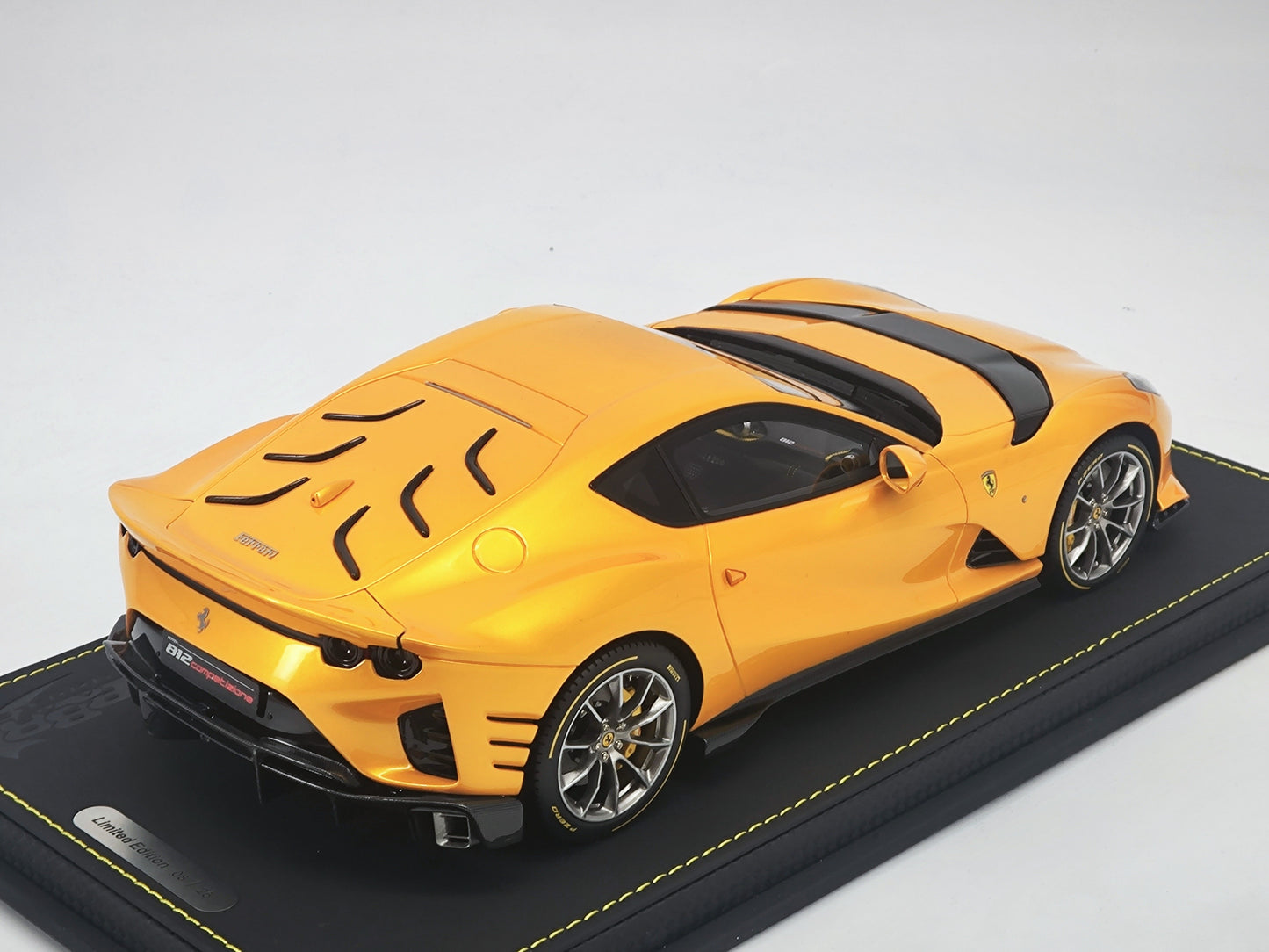 BBR 1/18 Ferrari 812 Competizione Metallic White Simulation Limited Edition Car Model Ornaments