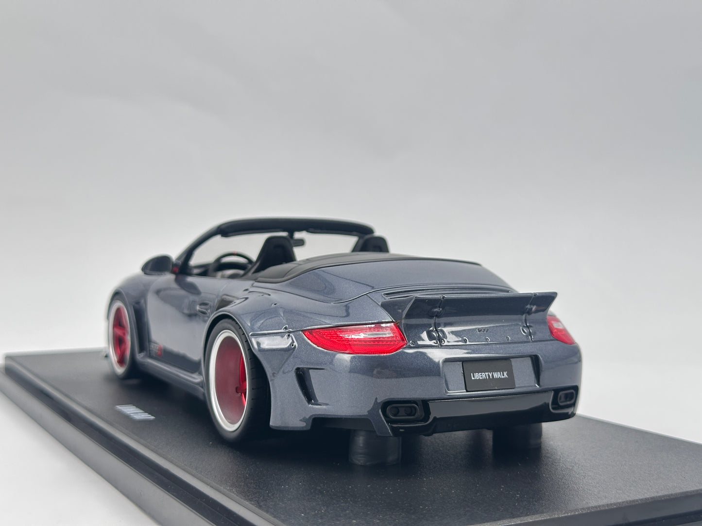 GT Spirit 1/18 Porsche 997 Gray Resin Car Model