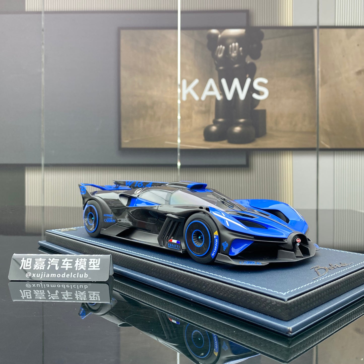 MR 1/18 Bugatti bolide blue and black high-quality simulation car model ornaments and gifts