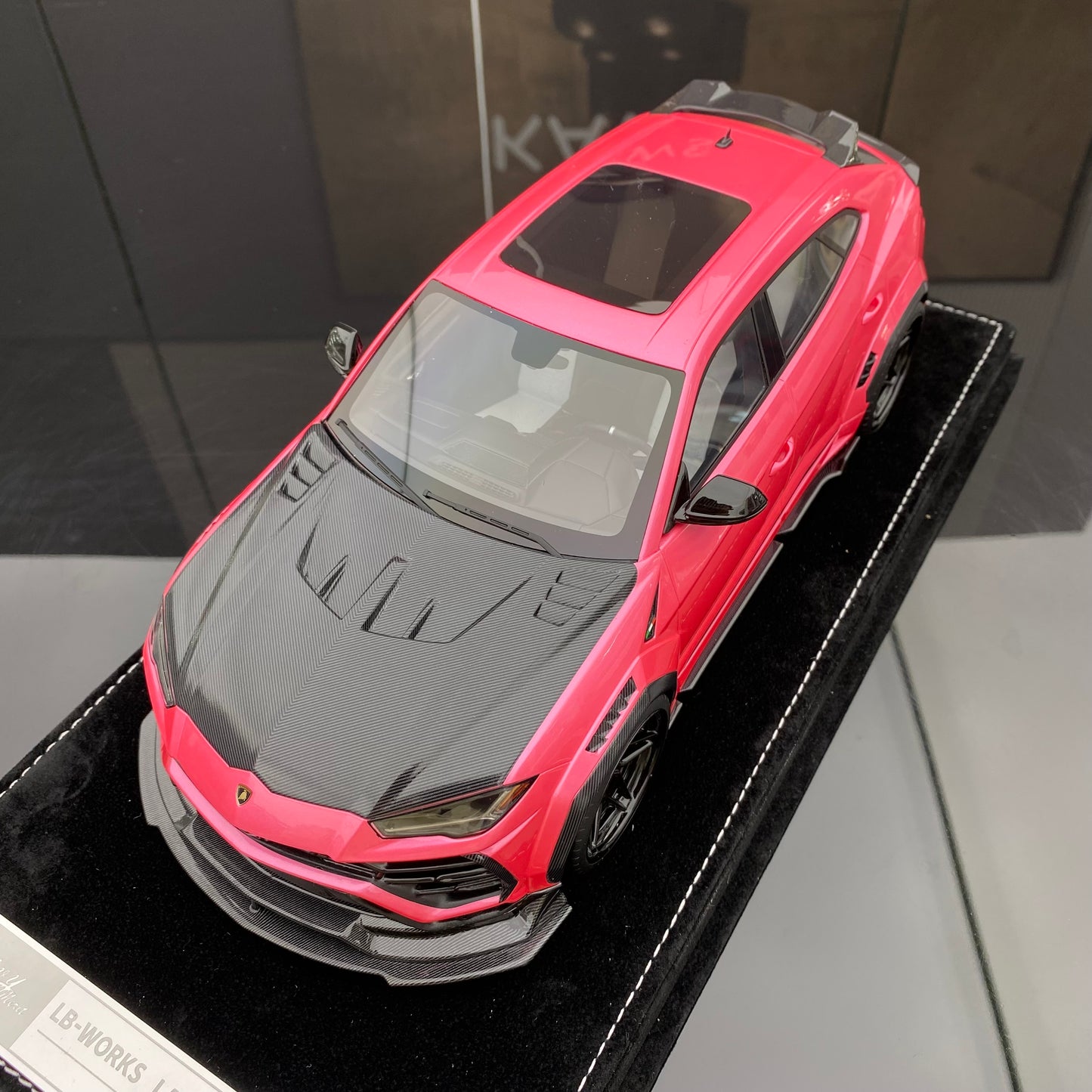 IVY 1/18 Lamborghini URUS modified car model ornament collection