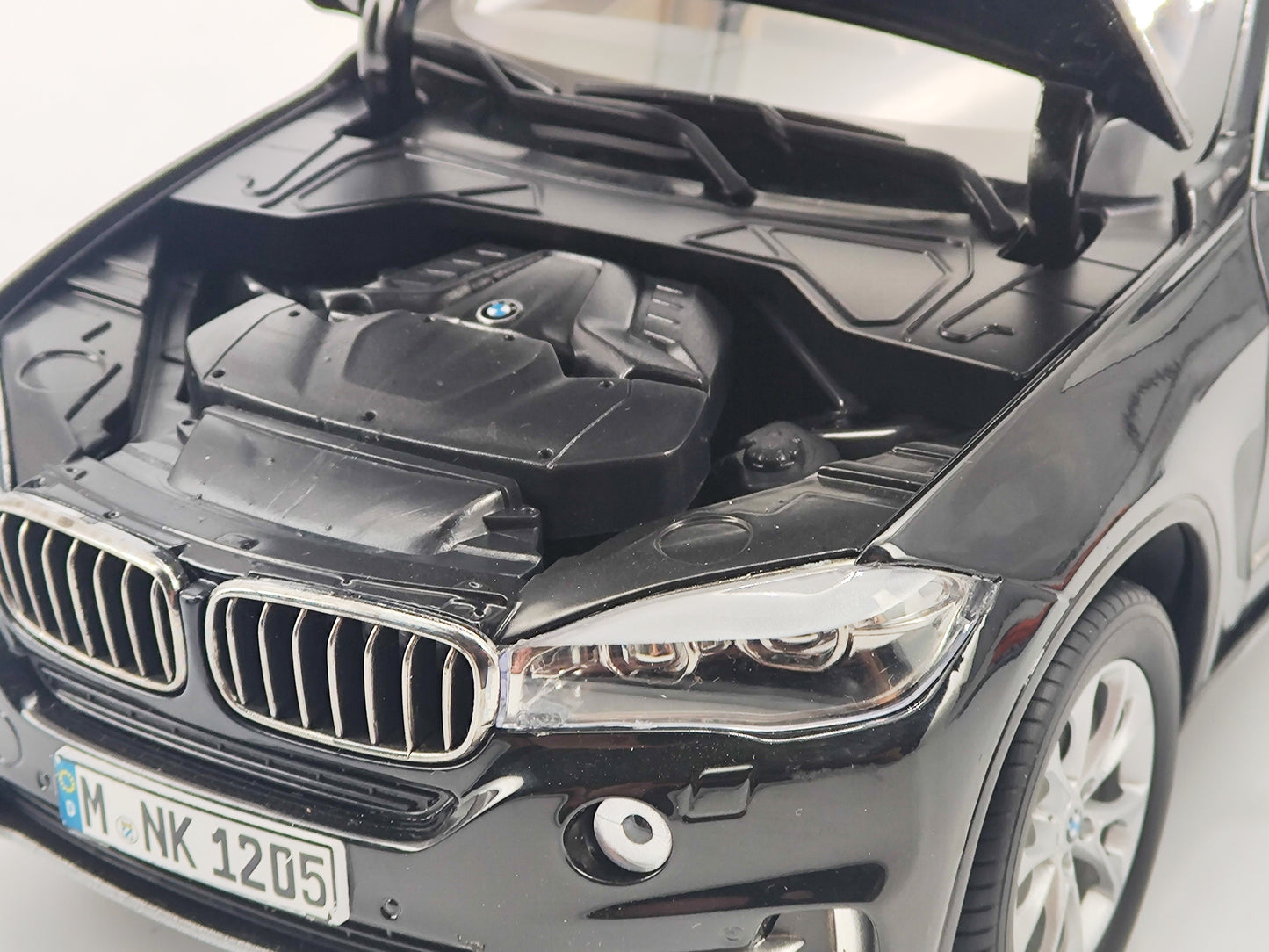 Paragon 1/18 BMW X5 (F15) Black Die-cast Model Car