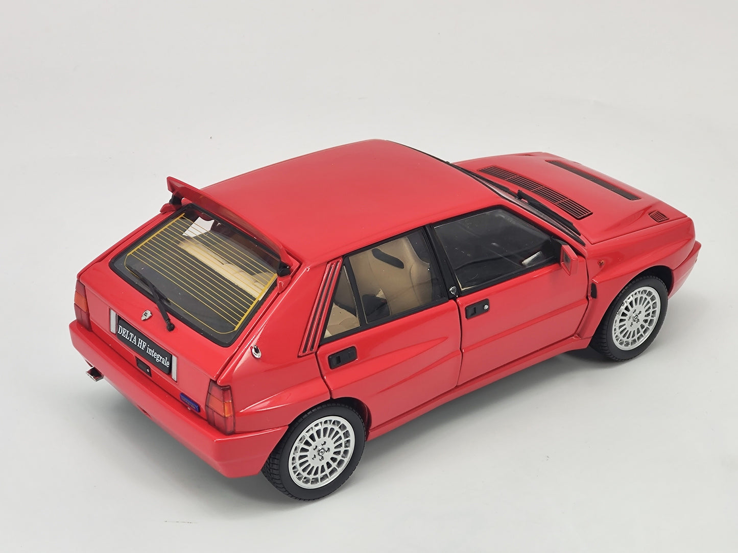 Kyosho 1/18 Lancia delta red alloy simulation model car
