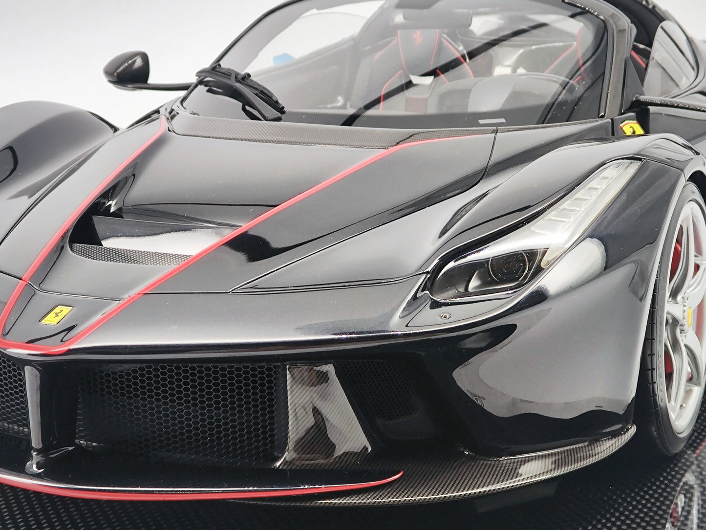 Amalgam 1/8 Ferrari LaFerrari Convertible Black High-end Simulation Car Model Ornaments