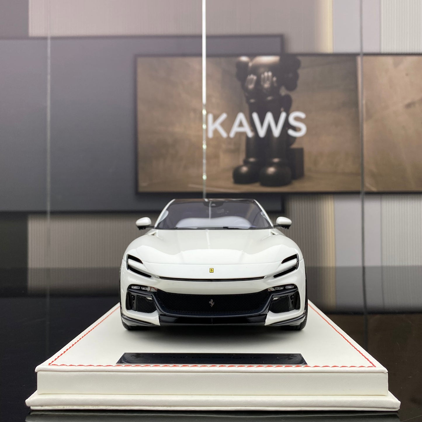 RUNNER 1/18 Ferrari Purosangue FUV resin enclosed simulation car model