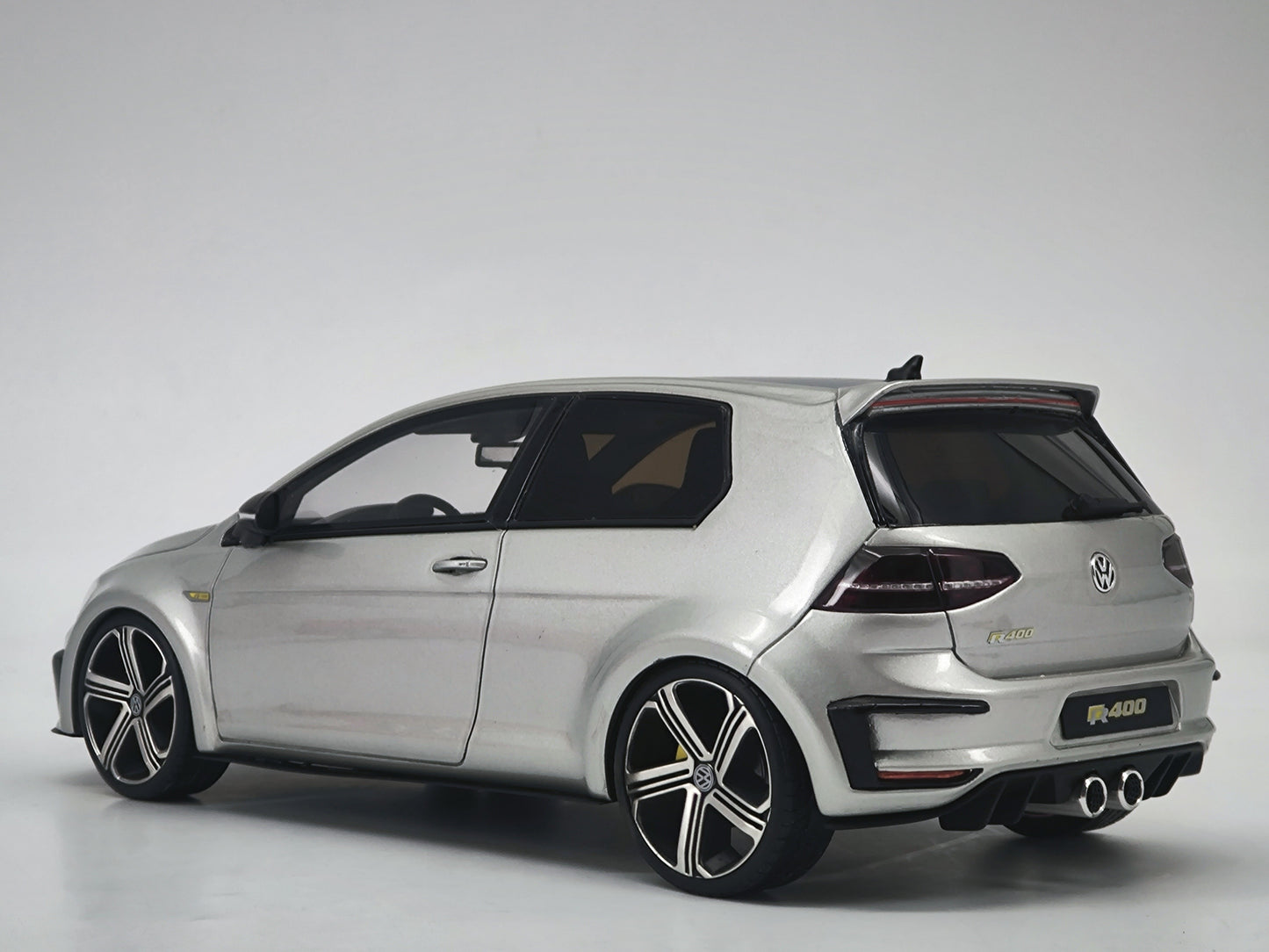OTTO 1/18 Volkswagen Golf A7 R400 Simulation Car Model Ornaments