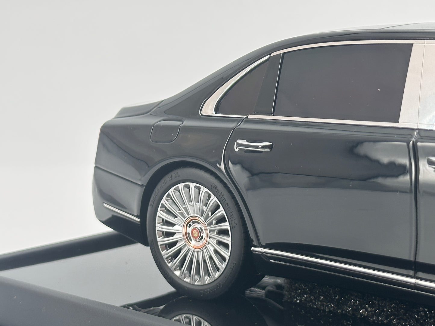 MOTORHELIX 1/18 Hongqi Guoya black limited edition model car