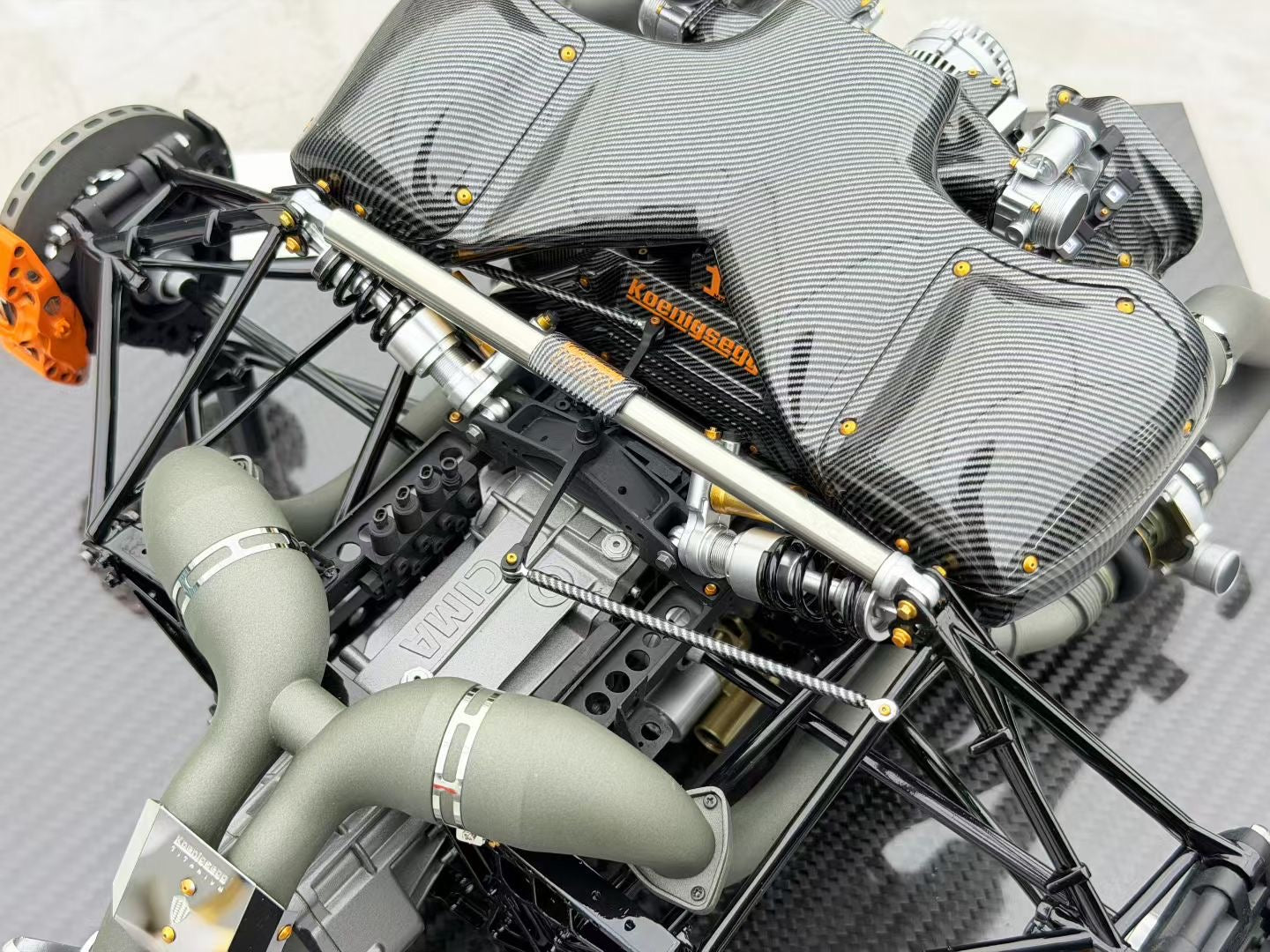 FA 1:6 Koenigsegg One:1 Engine Model 925/999 DDJ064