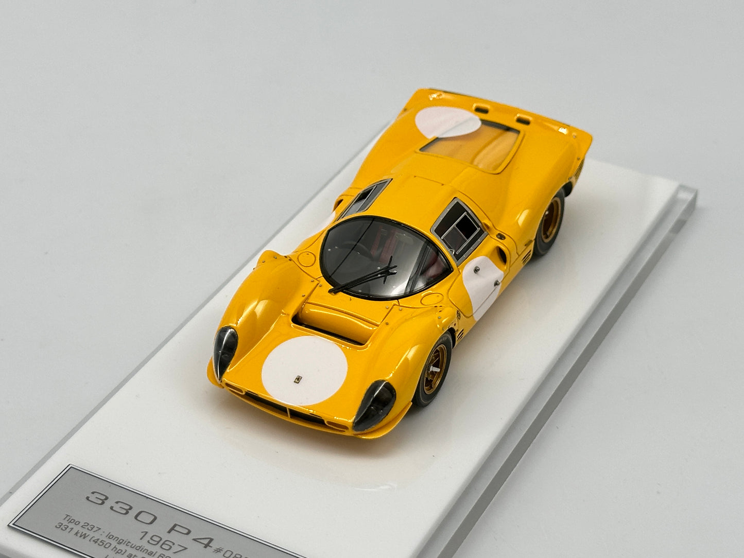 DMH 1/43 Ferrari 330 P4 Limited Edition Simulation Model Car