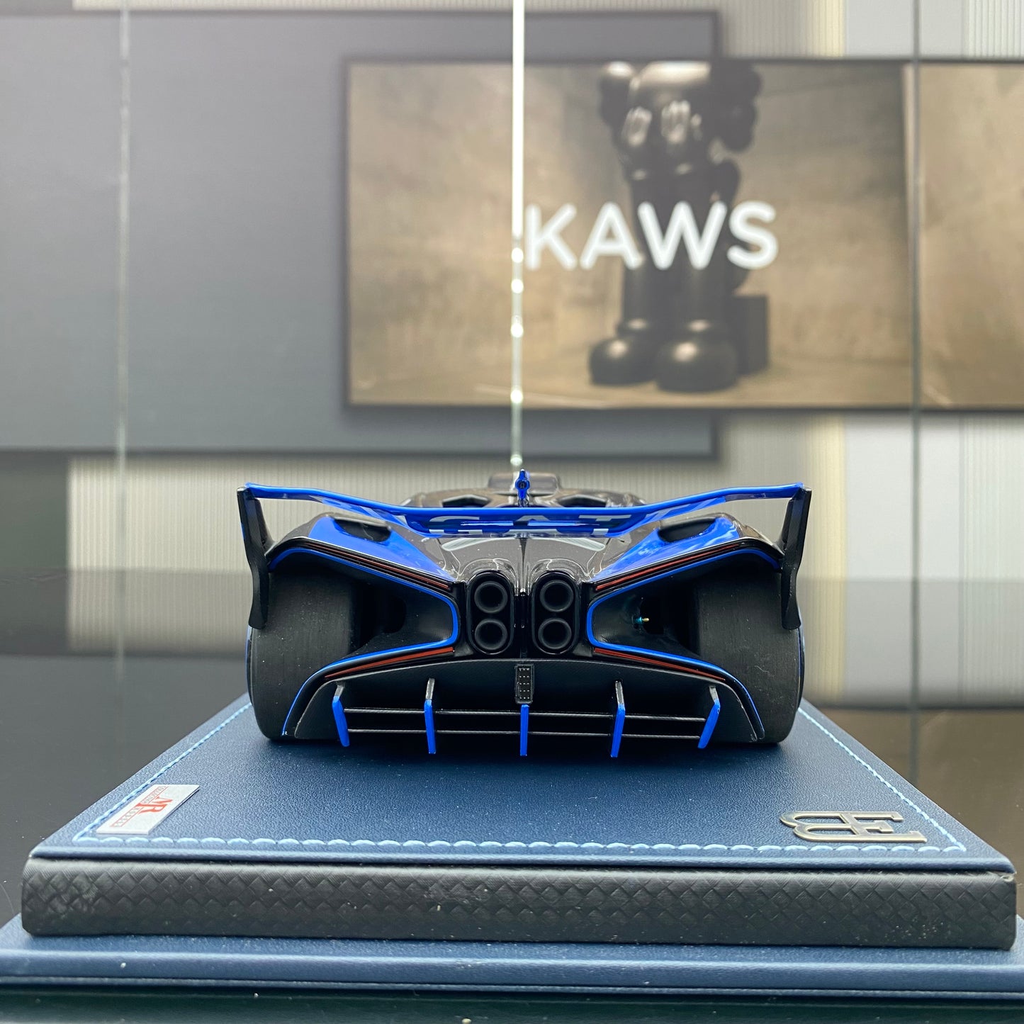 MR 1/18 Bugatti bolide blue and black high-quality simulation car model ornaments and gifts