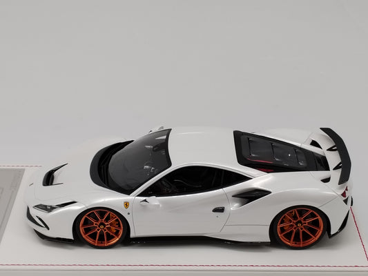 DG 1/18 Ferrari F8 White Limited Edition Simulation Car Model Ornament