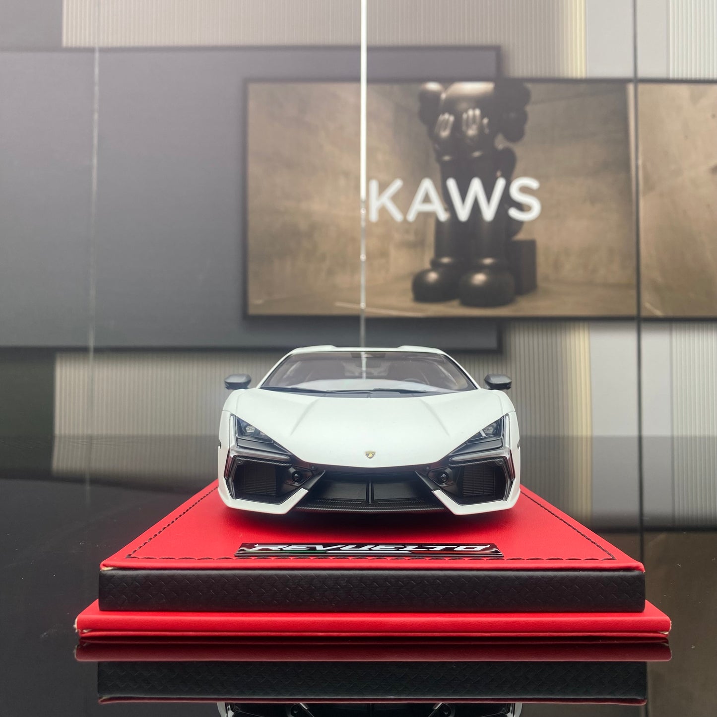 MR 1/18 Lamborghini Reveulto Starlight White Simulation Car Model Ornament Collection