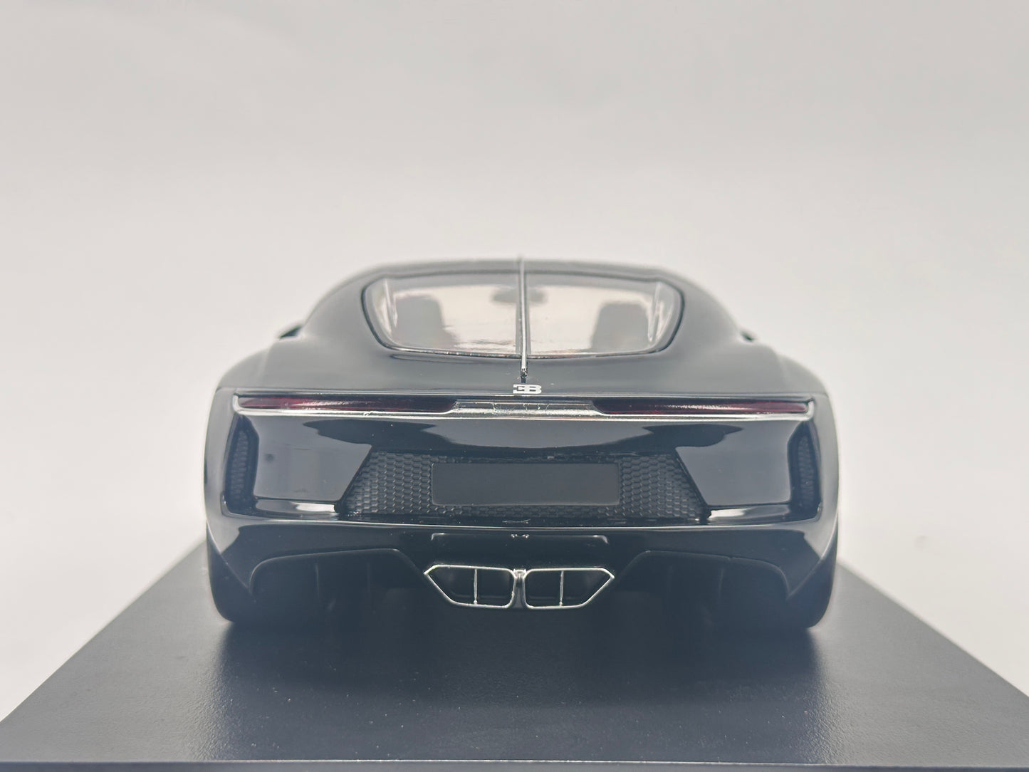 TOPSPEED 1/18 Bugatti Atlantic Concept Nocturne Black Resin Car Model