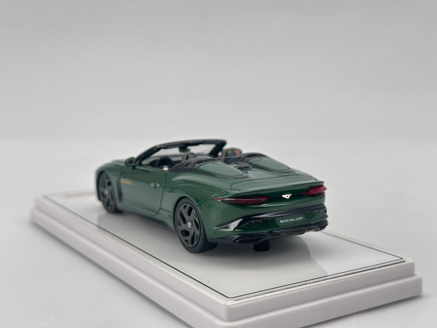 TSM 1/43 Bentley MULLINER BACALAR in Green, Simulation Model Ornament