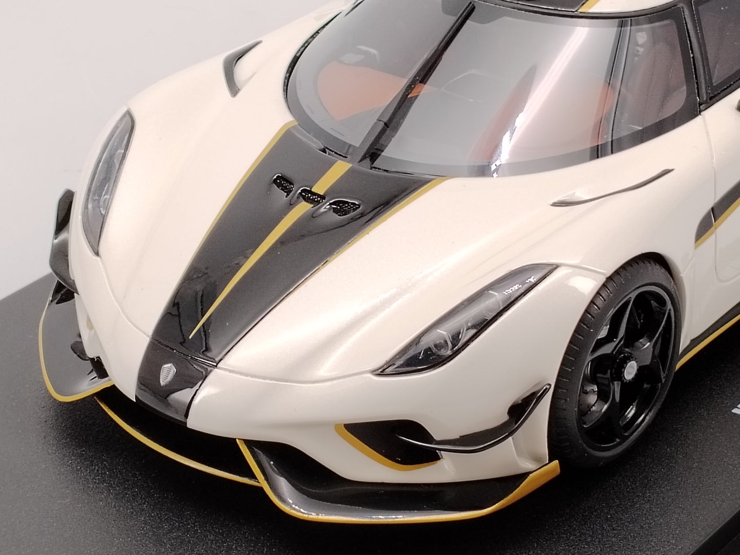 GT Spirit 1/18 Koenigsegg REGERA RECORD White Resin Car Model