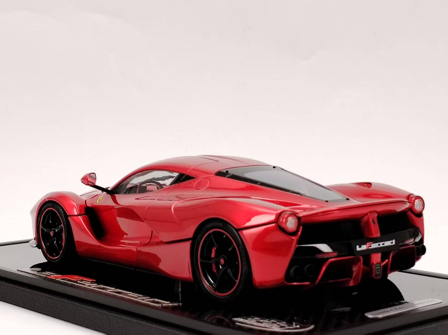 BBR 1/18 Ferrari LaFerrari Full-Opening Alloy Hamilton Carbon Base Volcano Metallic Red Alloy Car Model BBR1822H8DIE