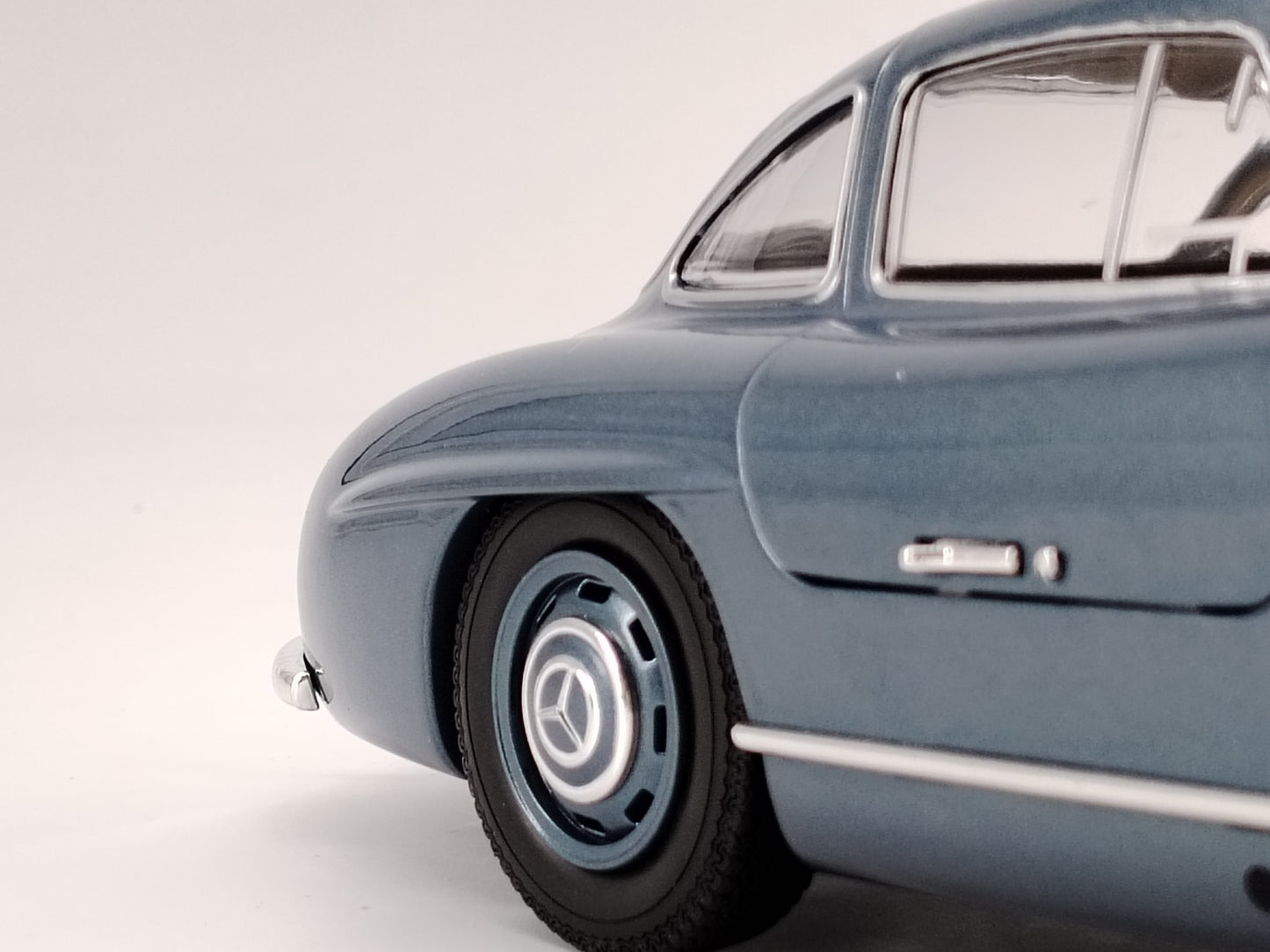 MINICHAMPS 1/18 Mercedes Benz 300SL alloy car model