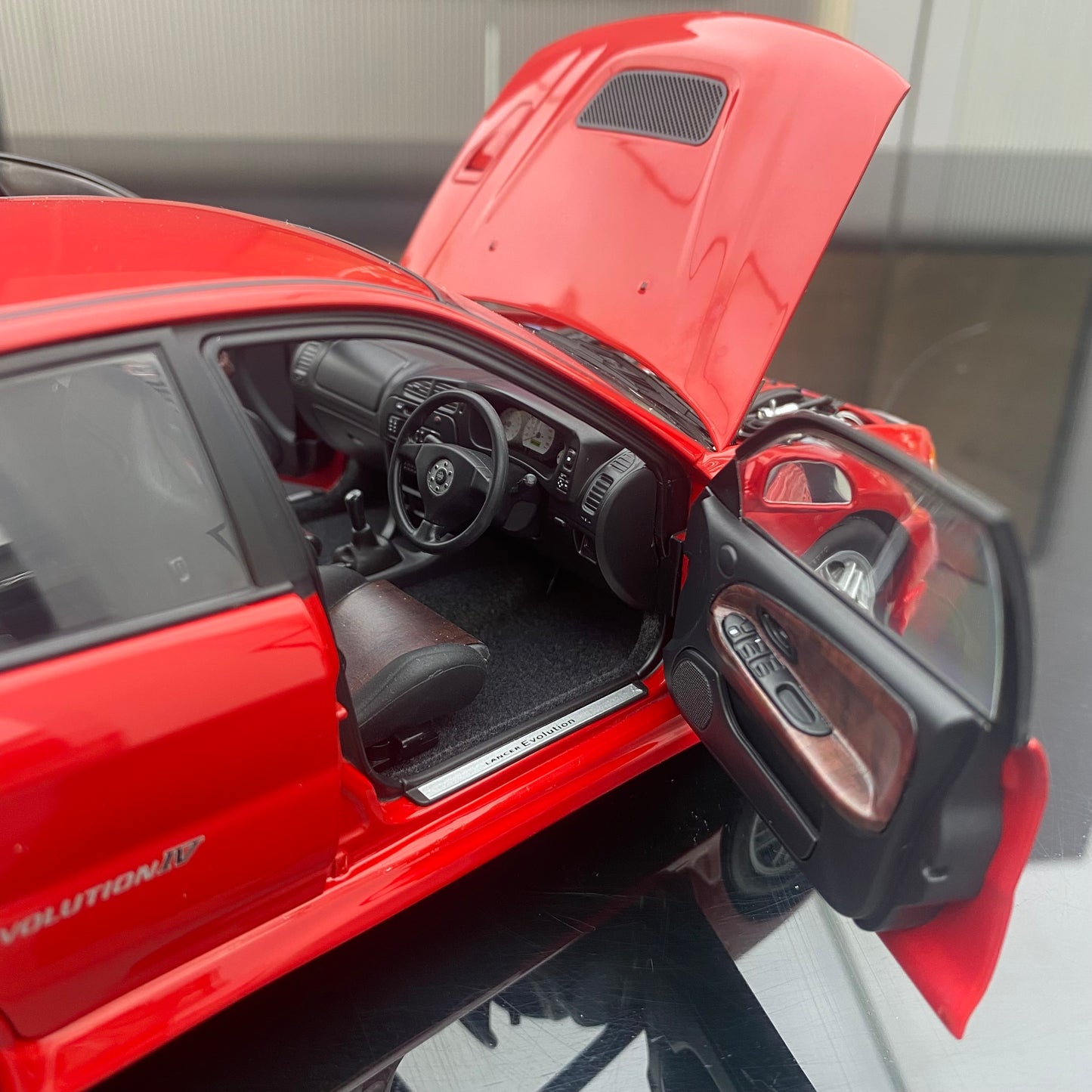 MOTORHELIX 1/18 Mitsubishi Lancer Evolution IV Palma Red Alloy Car Model