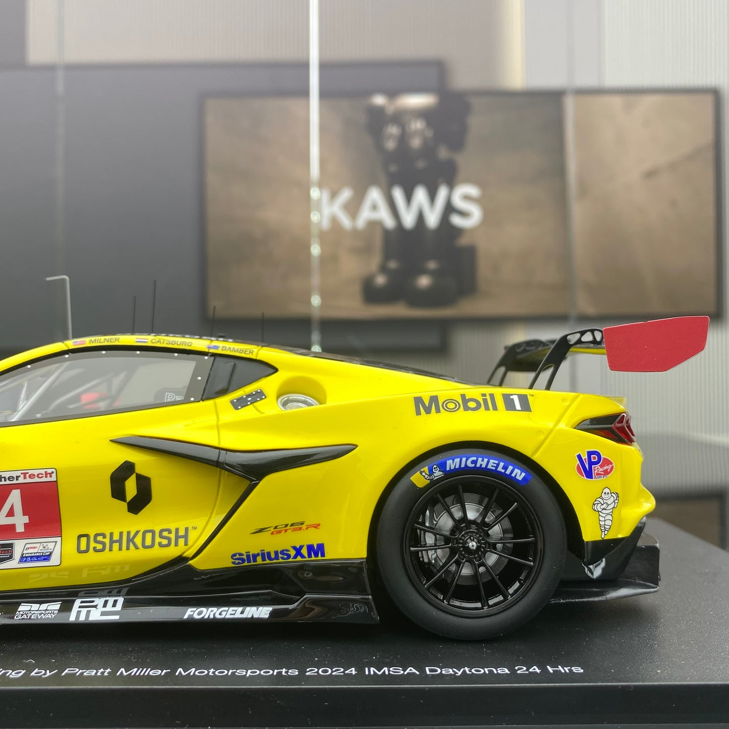Topspeed 1/18 Chevrolet Corvette GT3.R #4 resin car model ornaments