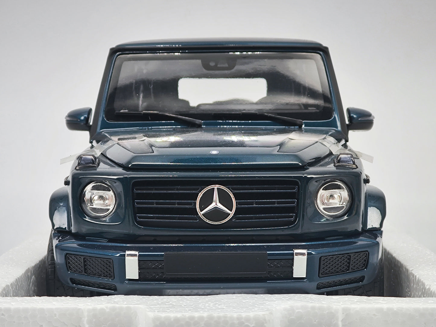 MINICHAMPS 1/18 Mercedes Benz G500 Metallic Blue Alloy Full Open Simulation Car Model