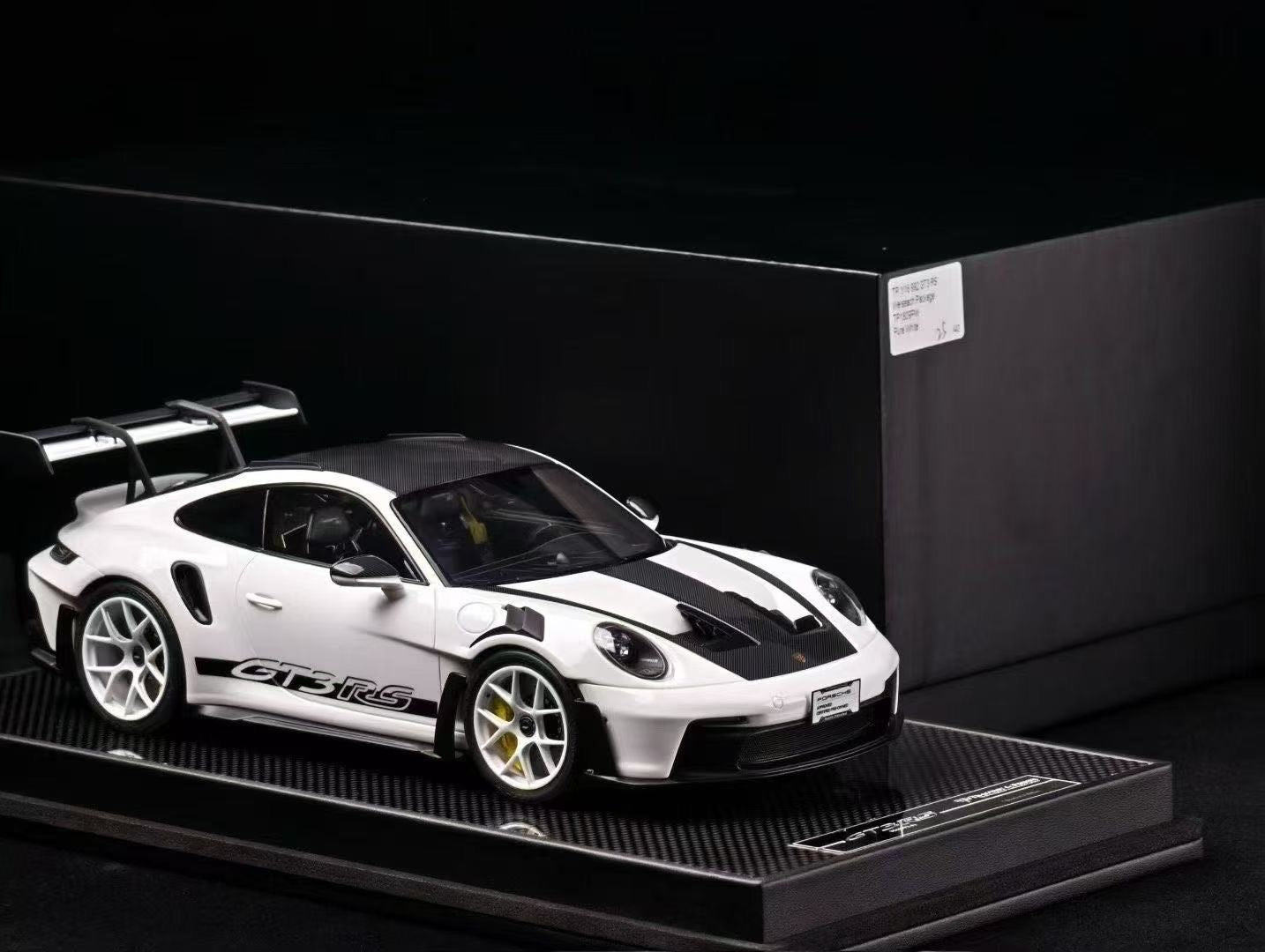 TP 1/18 Porsche 992 GT3 RS (Weissach Package) Enhanced Edition