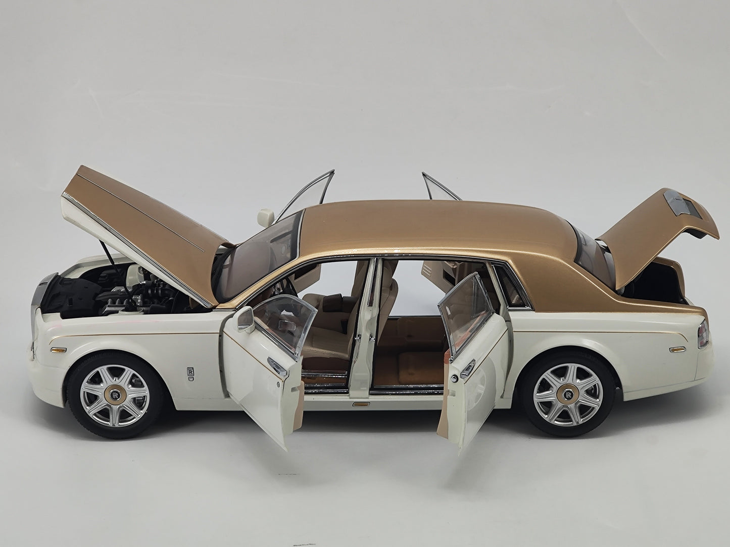 Kyosho 1/18 Rolls-Royce Phantom Peninsula Green Alloy Model Car