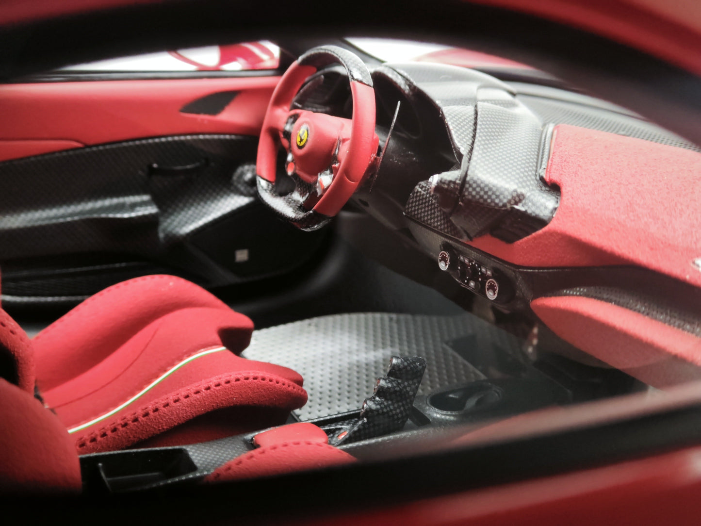 BBR 1/18 Ferrari 488 Pista Standard Red Model Car