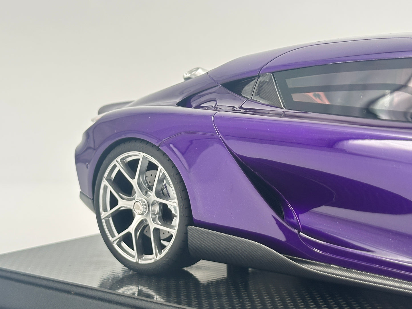 FRONTIART 1/18 Koenigsegg Gemera Purple Model Car Collectible