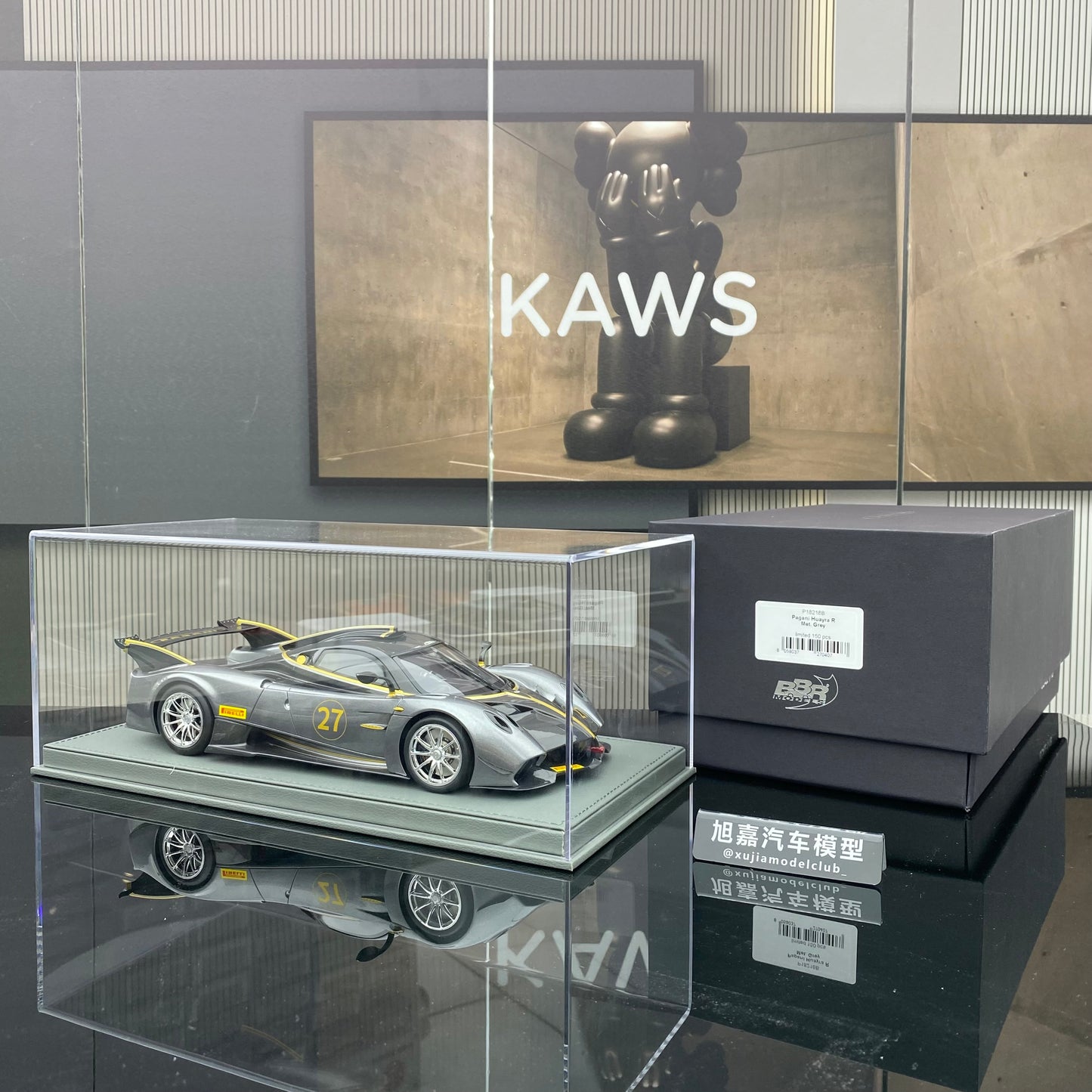 Adorno de coche de edición limitada Pagani Huayra R a escala 1/18 de BBR