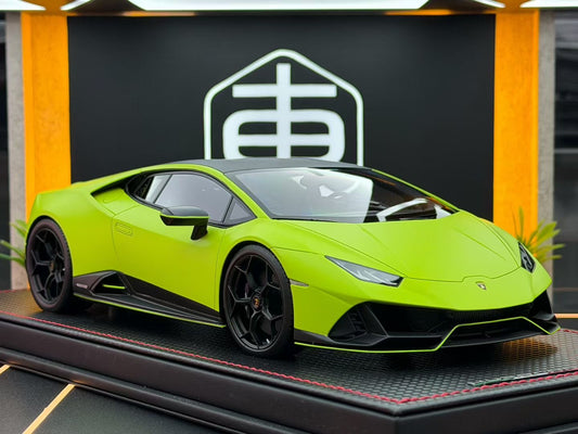 MR 1:18 Lamborghini Huracan Evo Fluo Capsule Verde Shock 24/49 DDJ079