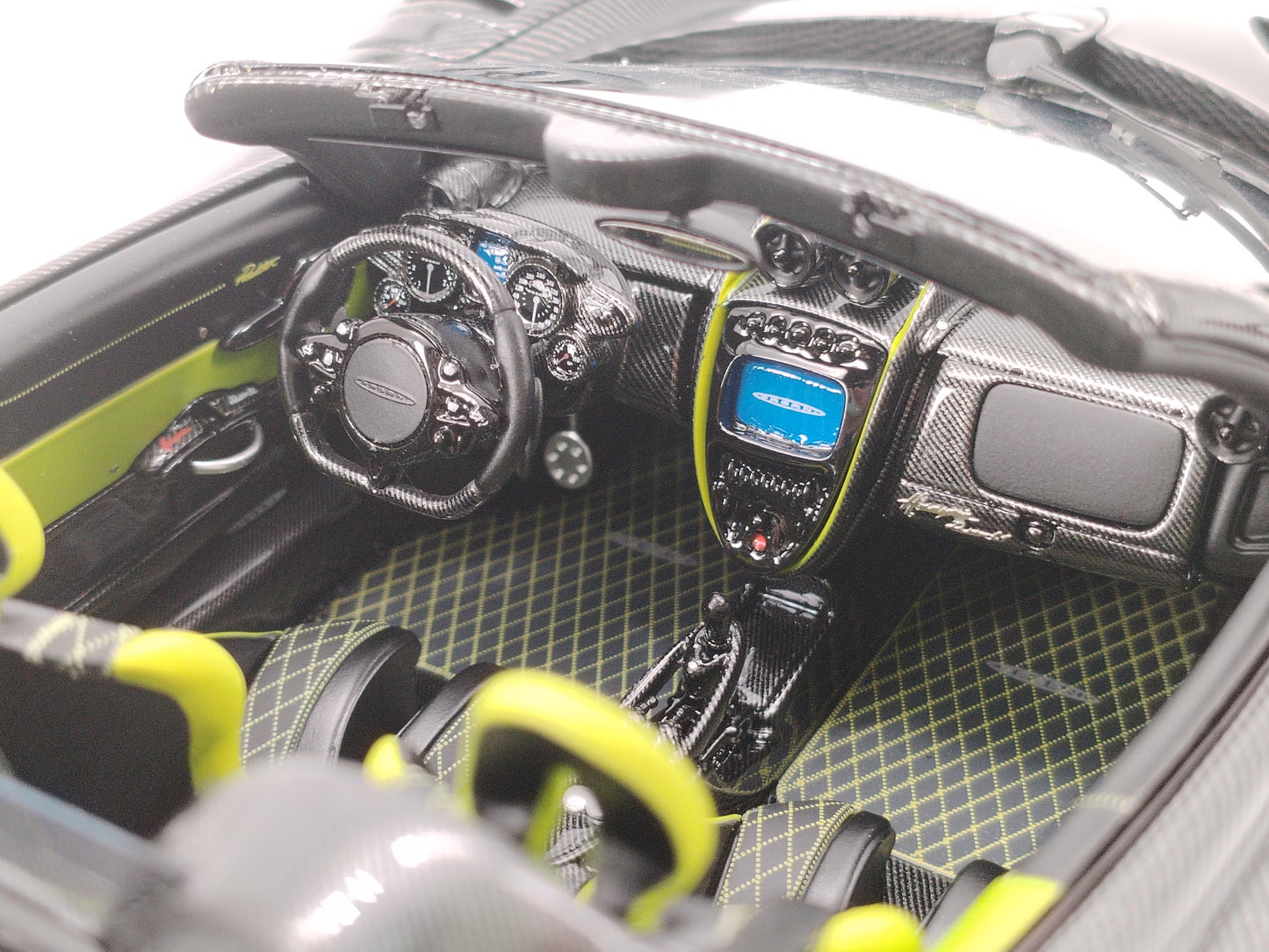 AustraLux Model 1/18 Pagani Huayra Roadster BC All-Carbon Fiber with Green Stripes Car Model