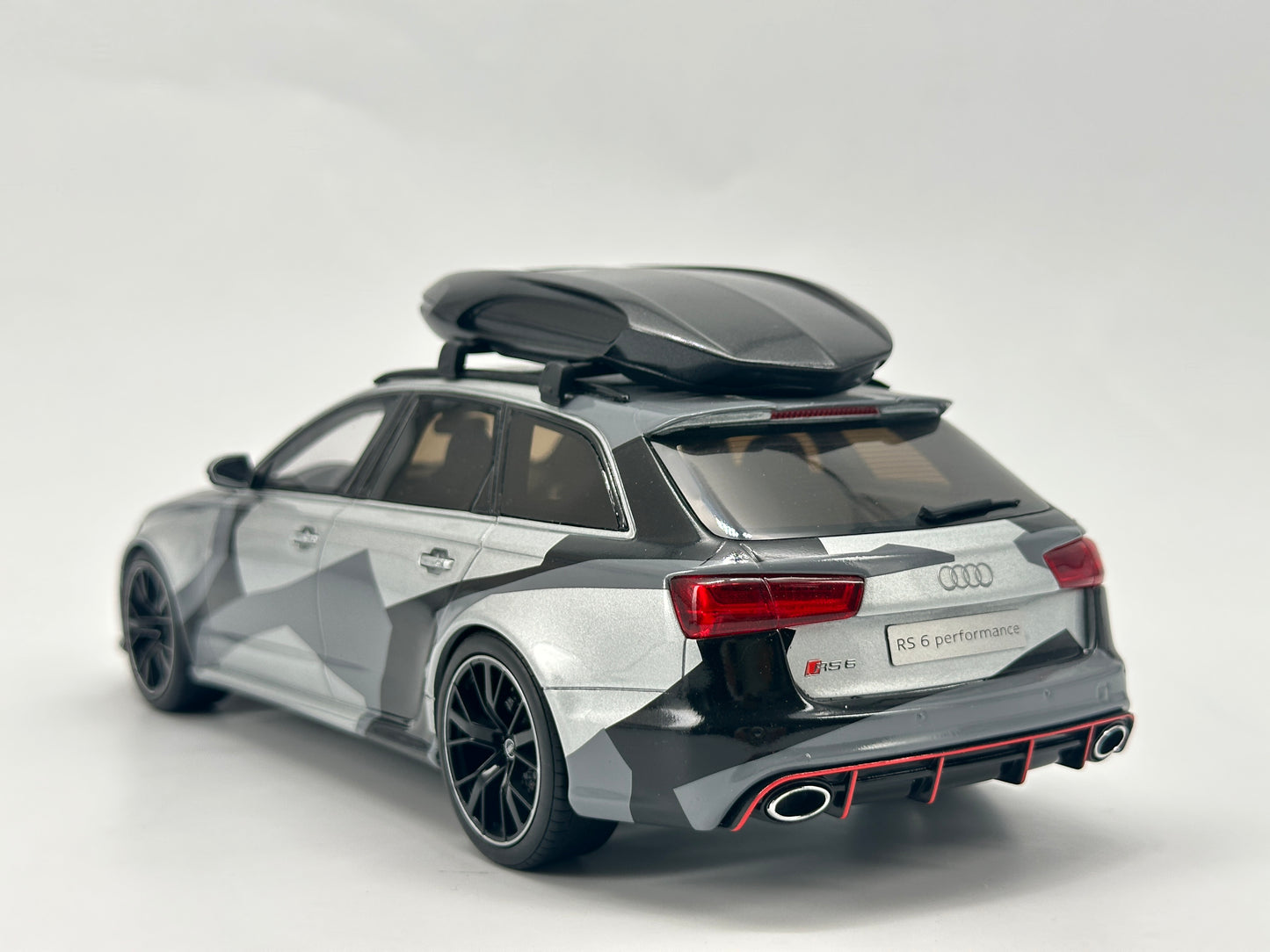 GT Spirit 1/18 Audi RS6 Snow Camouflage Simulation Car Model Ornaments GT794