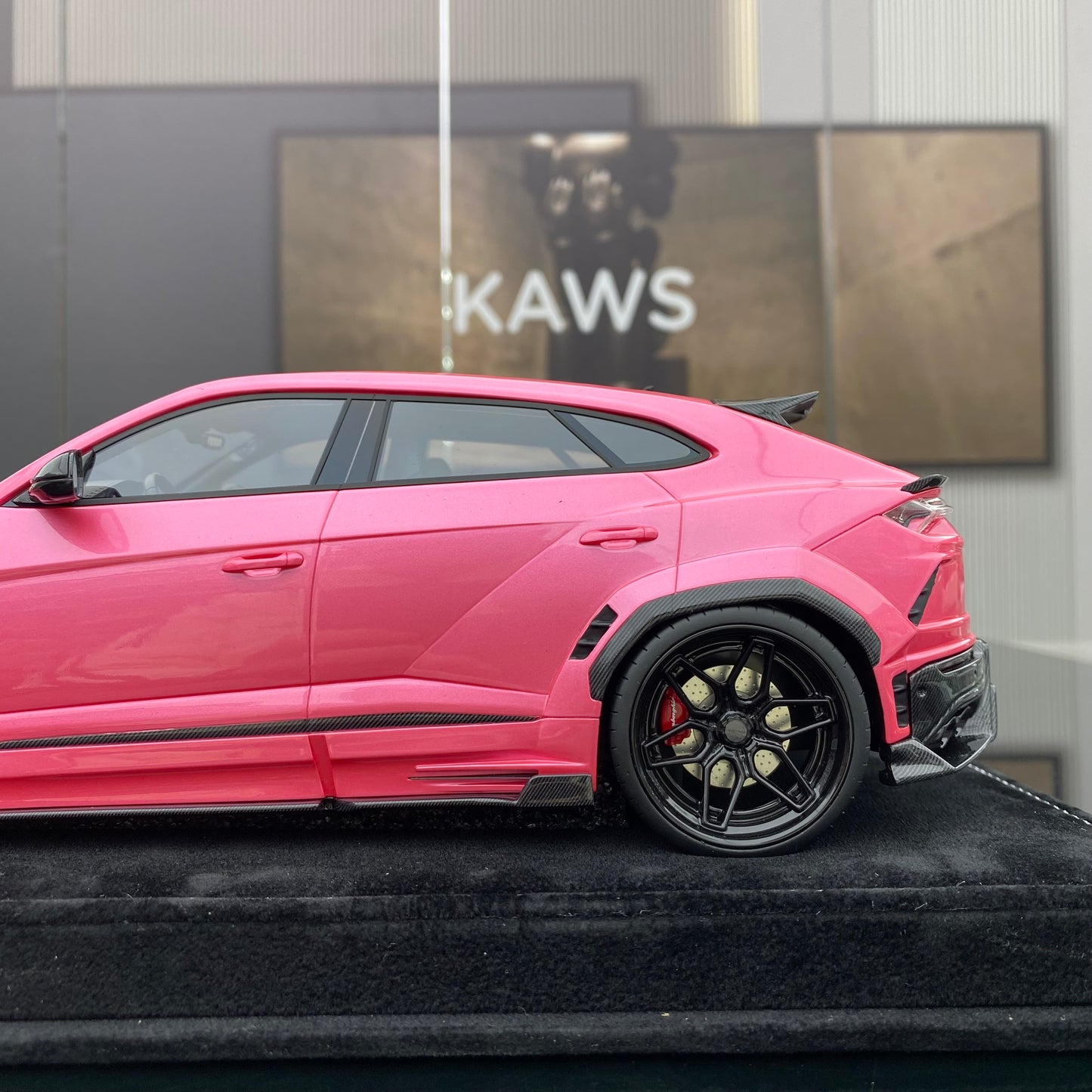 IVY 1/18 Lamborghini URUS modified car model ornament collection