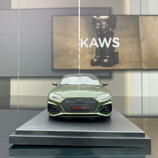 Adornos de simulación de coche verde Audi RS 5 COMPETITIONE a escala 1/18 GT Spirit