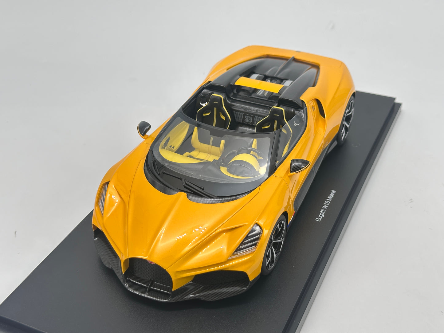 TOPSPEED 1/18 Bugatti W16 Mistral Yellow Resin Car Model