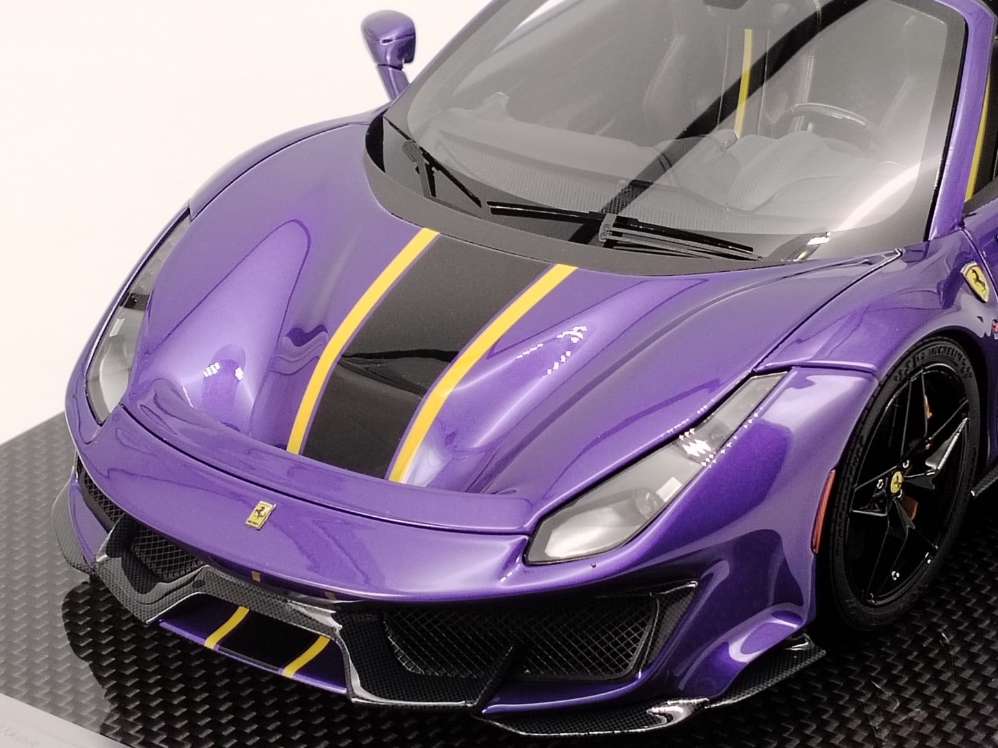 DINOMDOEL 1/18 Ferrari 488 PISTA SPIDER Purple Simulation Model Car FPS003B